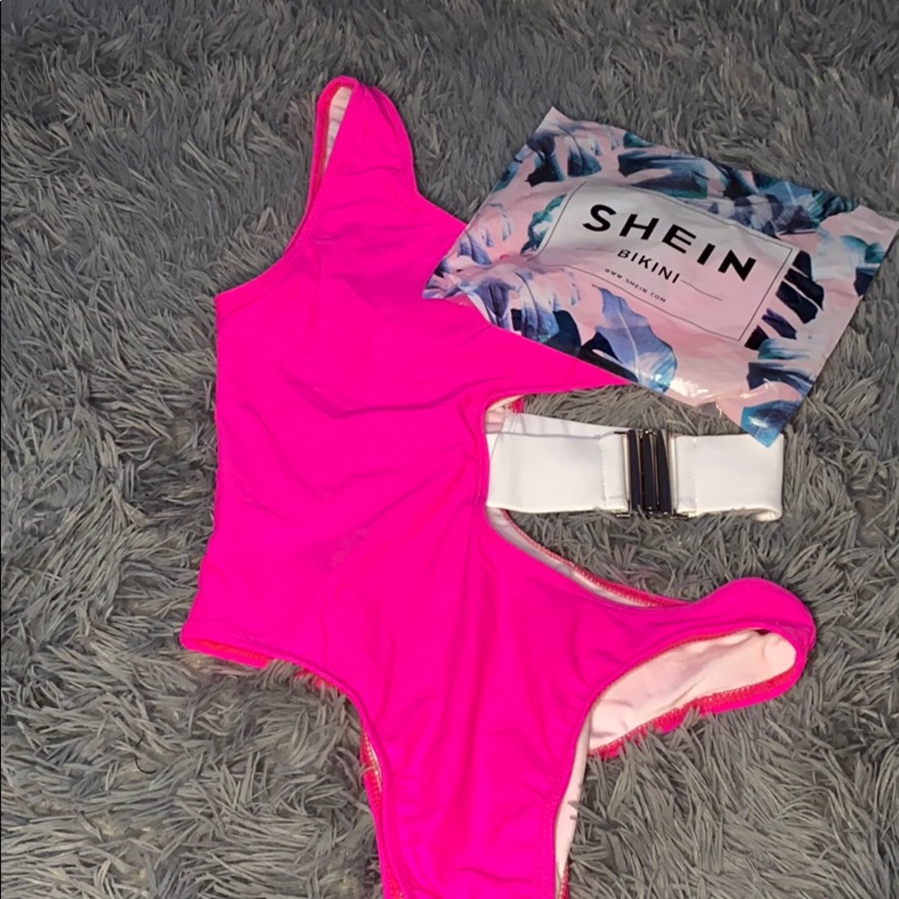 Shein Bathing Suit ( Pink Bikini )